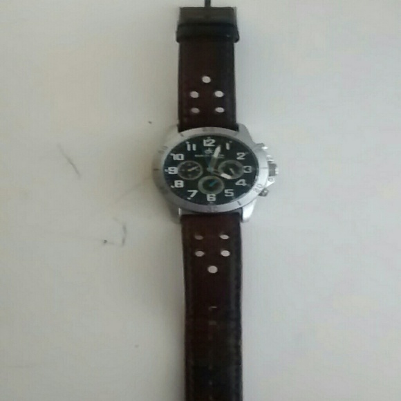 Watch - Picture 2 of 4